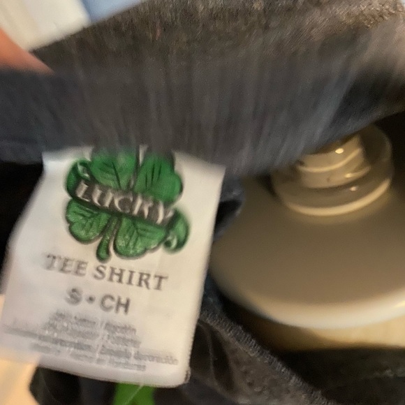 “Kiss Me I’m Pretending to Be Irish” T-Shirt - Picture 4 of 5